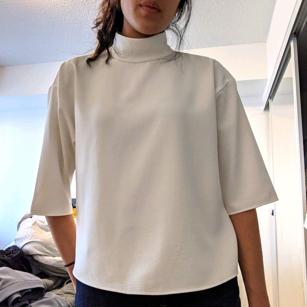 ✨2 for $45✨ Uniqlo Mock Neck Blouse